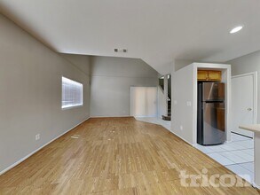 1750 W Union Hills Dr in Phoenix, AZ - Foto de edificio - Building Photo