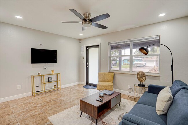 200 NE 43rd St in Oakland Park, FL - Building Photo - Building Photo