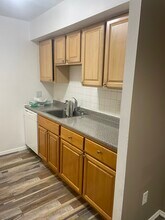 9485 Woodbridge Rd, Unit Apartment B second floor in Philadelphia, PA - Foto de edificio - Building Photo