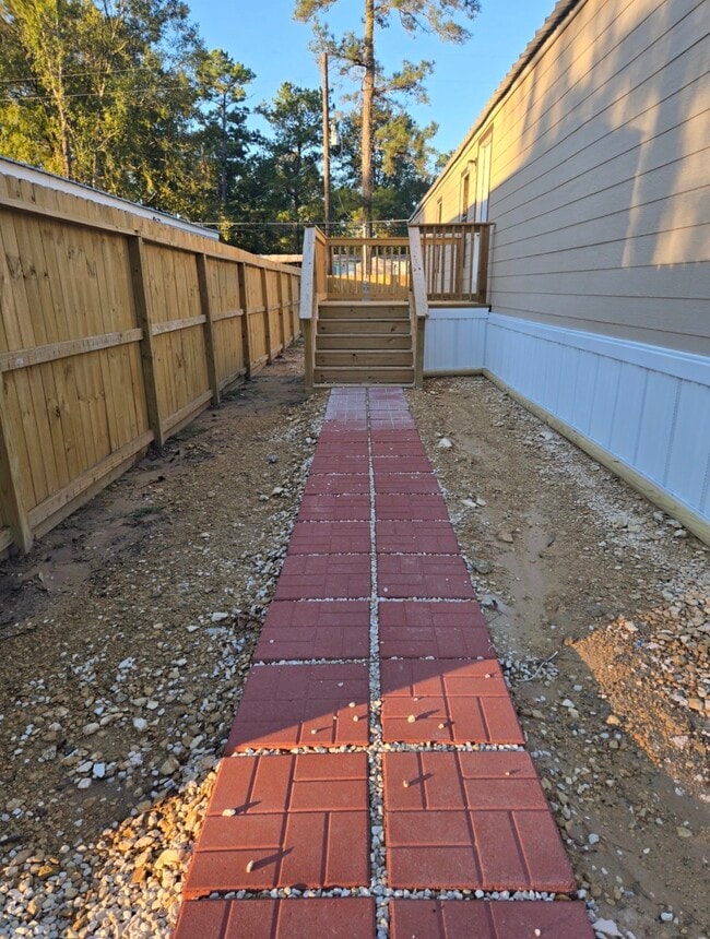 21205 Brazos Dr in New Caney, TX - Building Photo - Building Photo