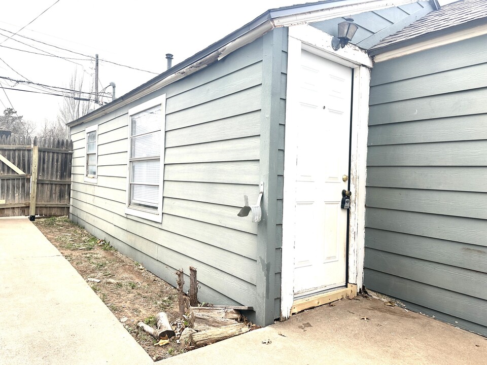 2305 27th St in Lubbock, TX - Building Photo