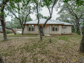 510 Maricopa Dr in Canyon Lake, TX - Building Photo