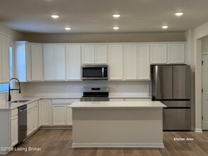 16906 Aiken Rdg Cir in Louisville, KY - Building Photo - Building Photo