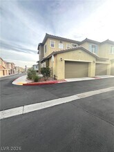 965 Nevada State Dr in Henderson, NV - Building Photo - Building Photo