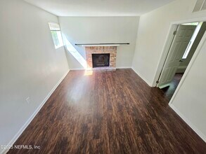 4625 Alpha Ave in Jacksonville, FL - Building Photo - Building Photo