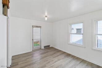 10805 Plymouth Ave in Garfield Heights, OH - Building Photo - Building Photo