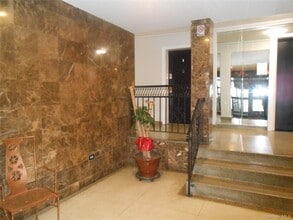 131-11 Kew Gardens Rd in New York, NY - Building Photo - Building Photo