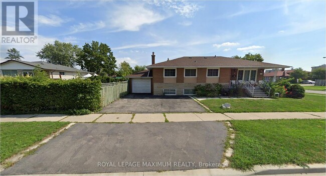 1 Midden Crescent