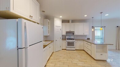 6052 Magnolia Pl E in Mobile, AL - Building Photo - Building Photo