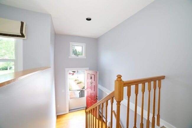 64 Camelot Dr in Worcester, MA - Building Photo - Building Photo