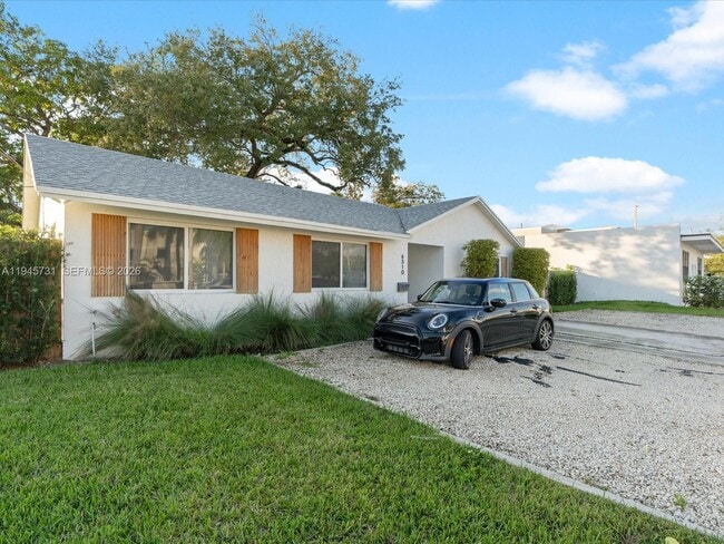 6510 SW 59th Pl in South Miami, FL - Building Photo - Building Photo
