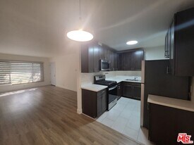 1224 N Fairfax Ave in West Hollywood, CA - Building Photo