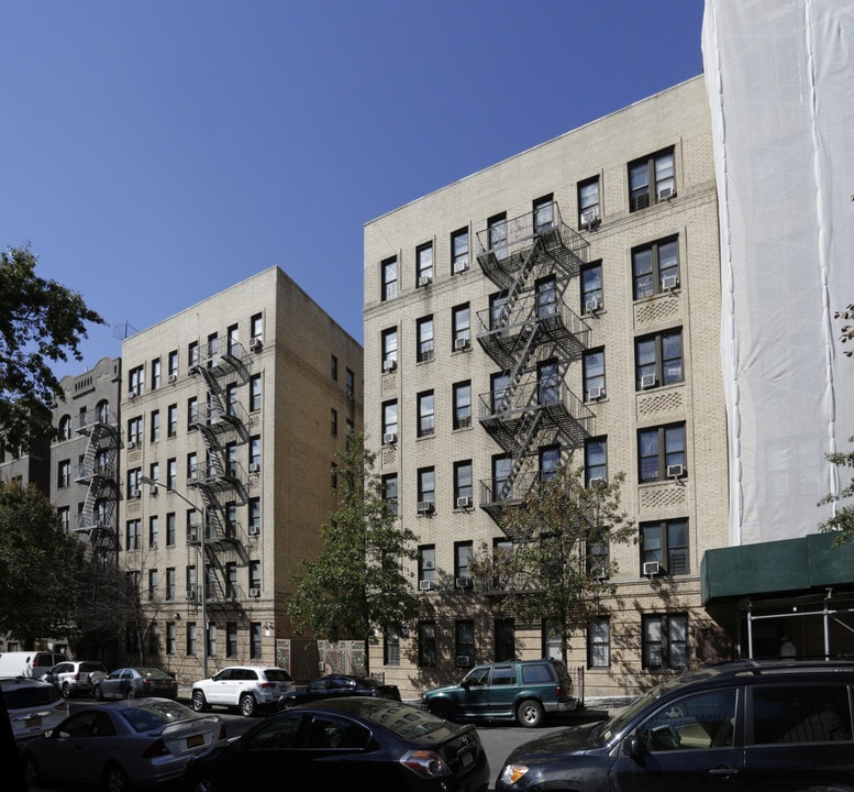 2075 Walton Ave in Bronx, NY - Foto de edificio