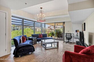 7141 E Rancho Vista Dr in Scottsdale, AZ - Building Photo - Building Photo