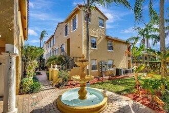 1060 Lake Shore Dr in West Palm Beach, FL - Foto de edificio - Building Photo