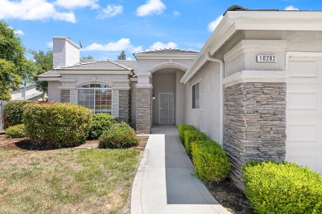 10282 N Whitney Ave in Fresno, CA - Building Photo - Building Photo