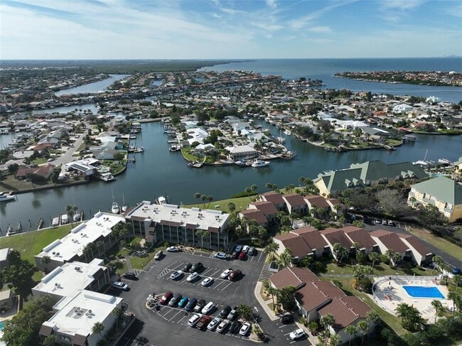 1028 Apollo Beach Blvd in Apollo Beach, FL - Building Photo - Building Photo