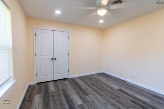 511 E Cash St in Iowa Park, TX - Building Photo - Building Photo