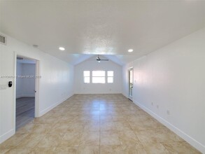 15591 SW 105th Terrace in Miami, FL - Building Photo - Building Photo