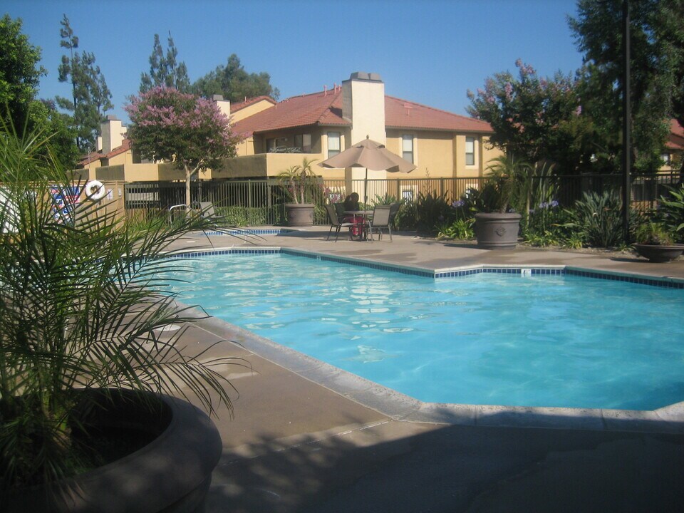 10151 Arrow Rt, Unit la Sarena in Rancho Cucamonga, CA - Building Photo