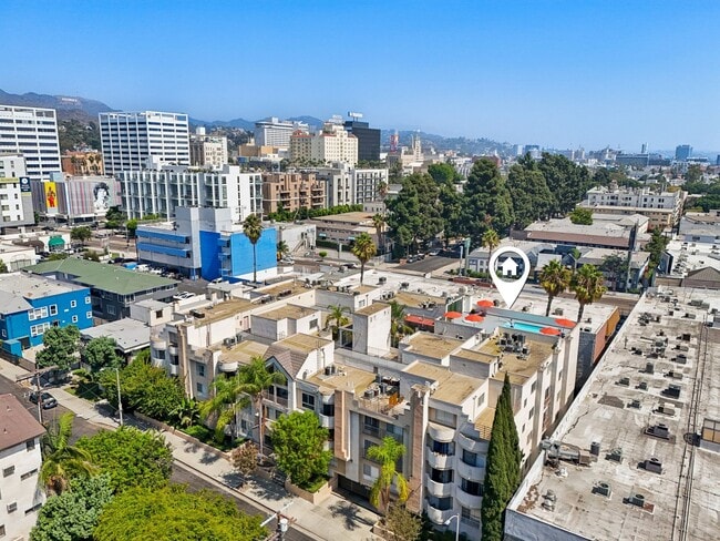 Regency Detroit Apartments in Los Angeles, CA - Foto de edificio - Building Photo