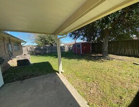 720 S 9th St in Nederland, TX - Building Photo - Building Photo