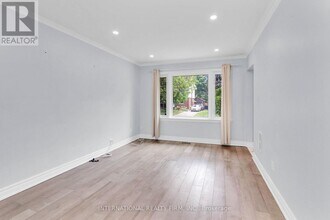 38 Shangarry Dr in Toronto, ON - Building Photo - Building Photo