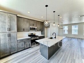 1489 Creek Ln in Farmington, UT - Building Photo - Building Photo