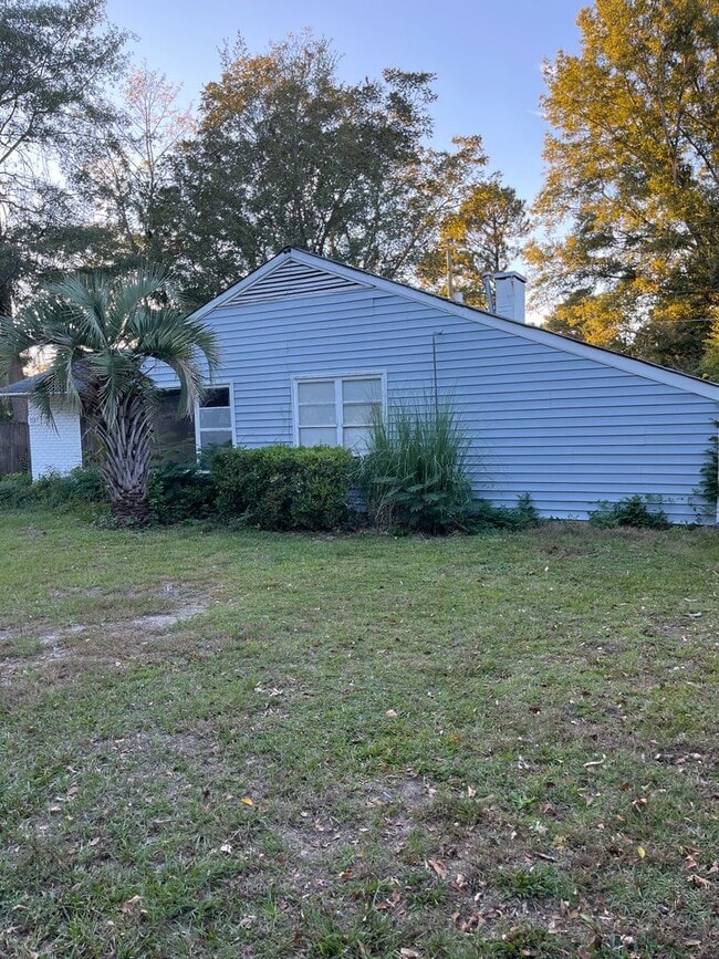 property at 1137 Chatfield St NE