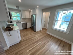 1136 Walnut St, Unit #1 in Newton, MA - Building Photo - Building Photo