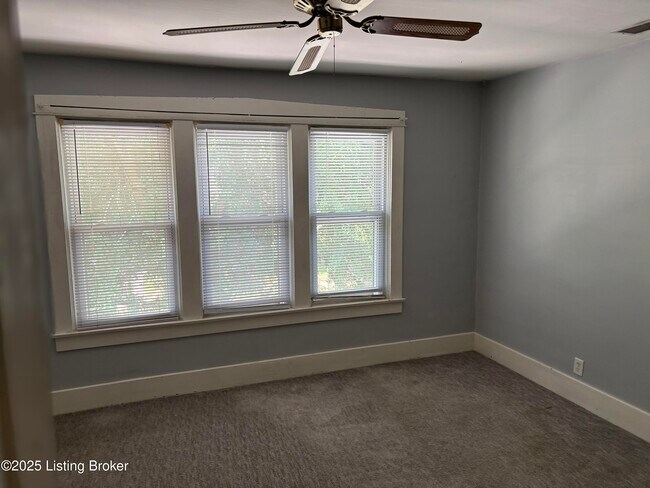 2126 Sherwood Ave in Louisville, KY - Building Photo - Building Photo