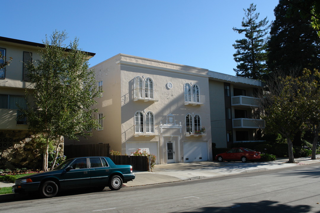 506 Almer Rd in Burlingame, CA - Building Photo