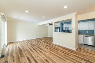 2350 NJ-10 in Morris Plains, NJ - Foto de edificio - Building Photo