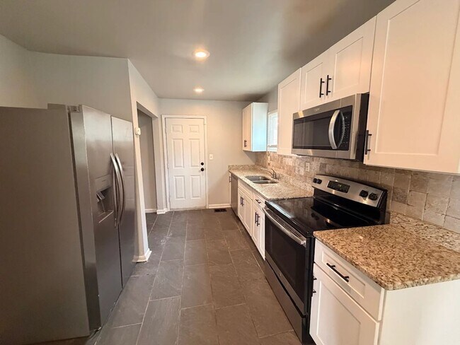 1642 Mary George Ave NW in Atlanta, GA - Building Photo - Building Photo