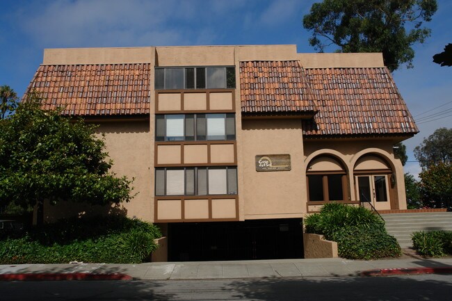 1501 Howard Ave in Burlingame, CA - Building Photo - Building Photo