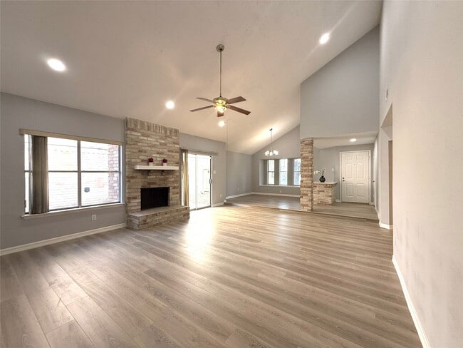 8322 Sandy Glen Ln