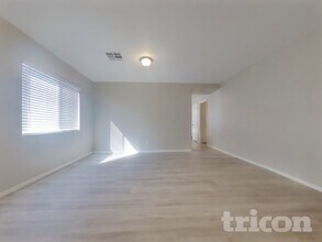 1368 S 228th Dr in Buckeye, AZ - Foto de edificio - Building Photo