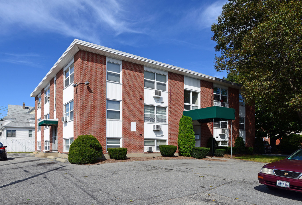 Seneca Place Apartments in Pawtucket, RI - Building Photo