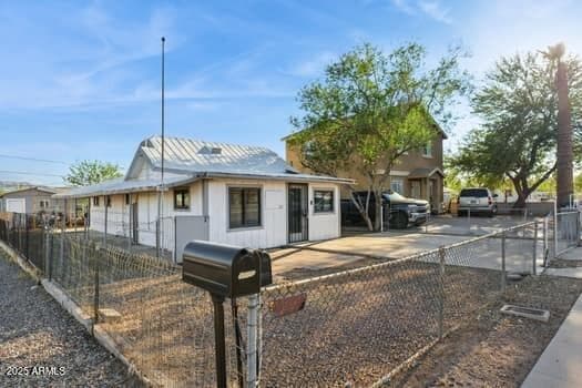 property at 1211 E Cocopah St