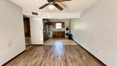1346 S Post Oak Rd in Sulphur, LA - Building Photo - Building Photo