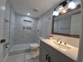 18350 Mediterranean Blvd in Hialeah, FL - Building Photo - Building Photo