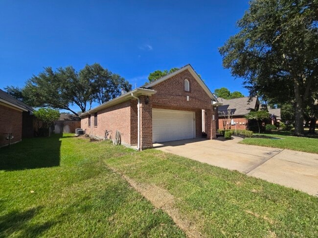 property at 18631 Mosshill Estates Ln