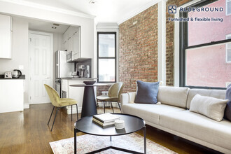 214 E 25th St in New York, NY - Foto de edificio - Building Photo