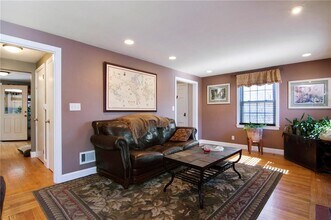253 Fairfax Dr in Warwick, RI - Building Photo - Building Photo
