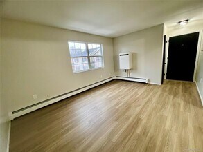 13-19-19 Cole St in Port Jervis, NY - Building Photo - Building Photo