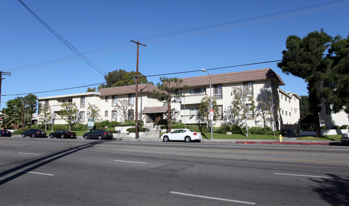 Garden Terrace in Northridge, CA - Foto de edificio