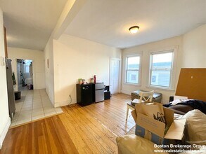 17 Sachem St, Unit 2 in Boston, MA - Building Photo - Building Photo