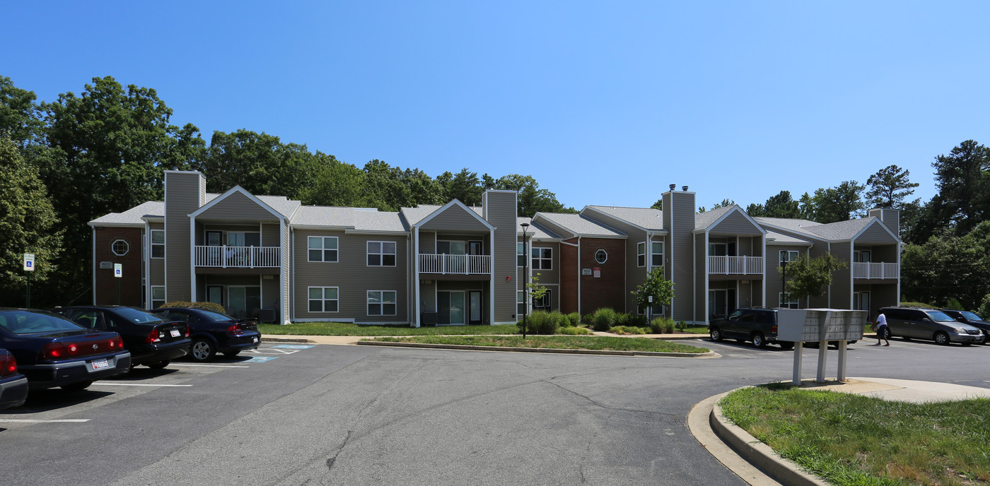 Spring Valley Apartments in Lexington Park, MD - Building Photo