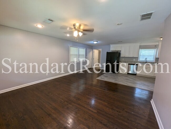 389 Woodstock Dr SW in Atlanta, GA - Building Photo - Building Photo