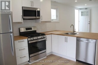 3449 Yonge St in Toronto, ON - Building Photo - Building Photo